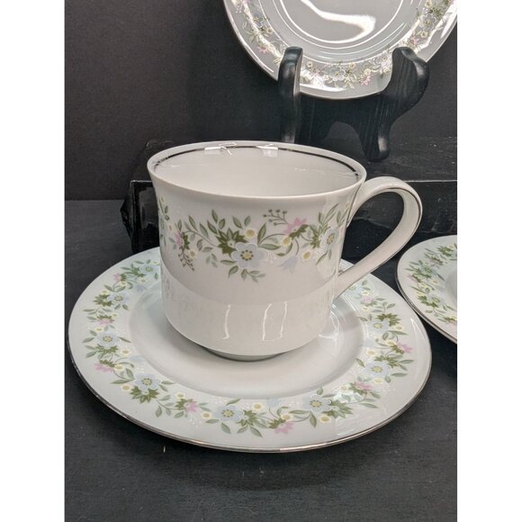 Johann Haviland Forever Spring Pattern 2 Teacups and Saucers 1 Dessert Plate - Picture 4 of 10
